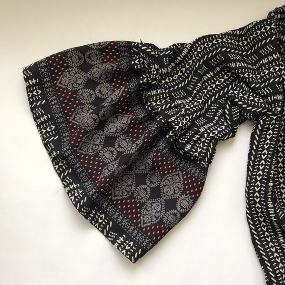 Geometric Print Tie-back Flutter Sleeves Blouse - Picture 3 of 3